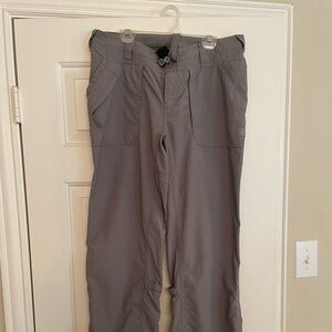 North face Women’s Pants Size 8 .Grey hiking pants -Regular